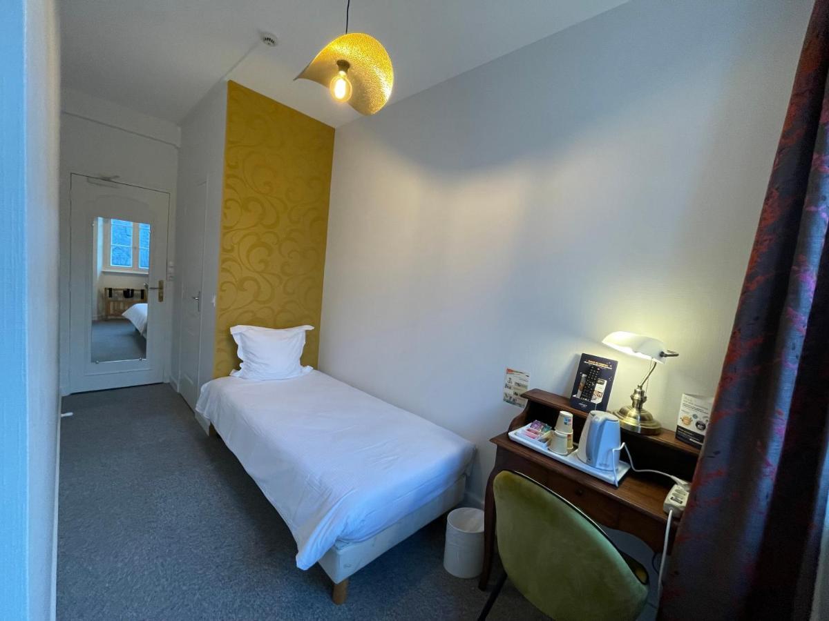 Balzac Hotel Restaurant Fougeres Bagian luar foto
