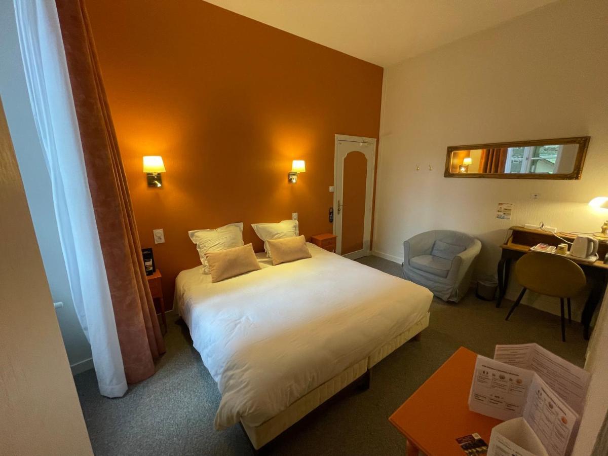 Balzac Hotel Restaurant Fougeres Bagian luar foto